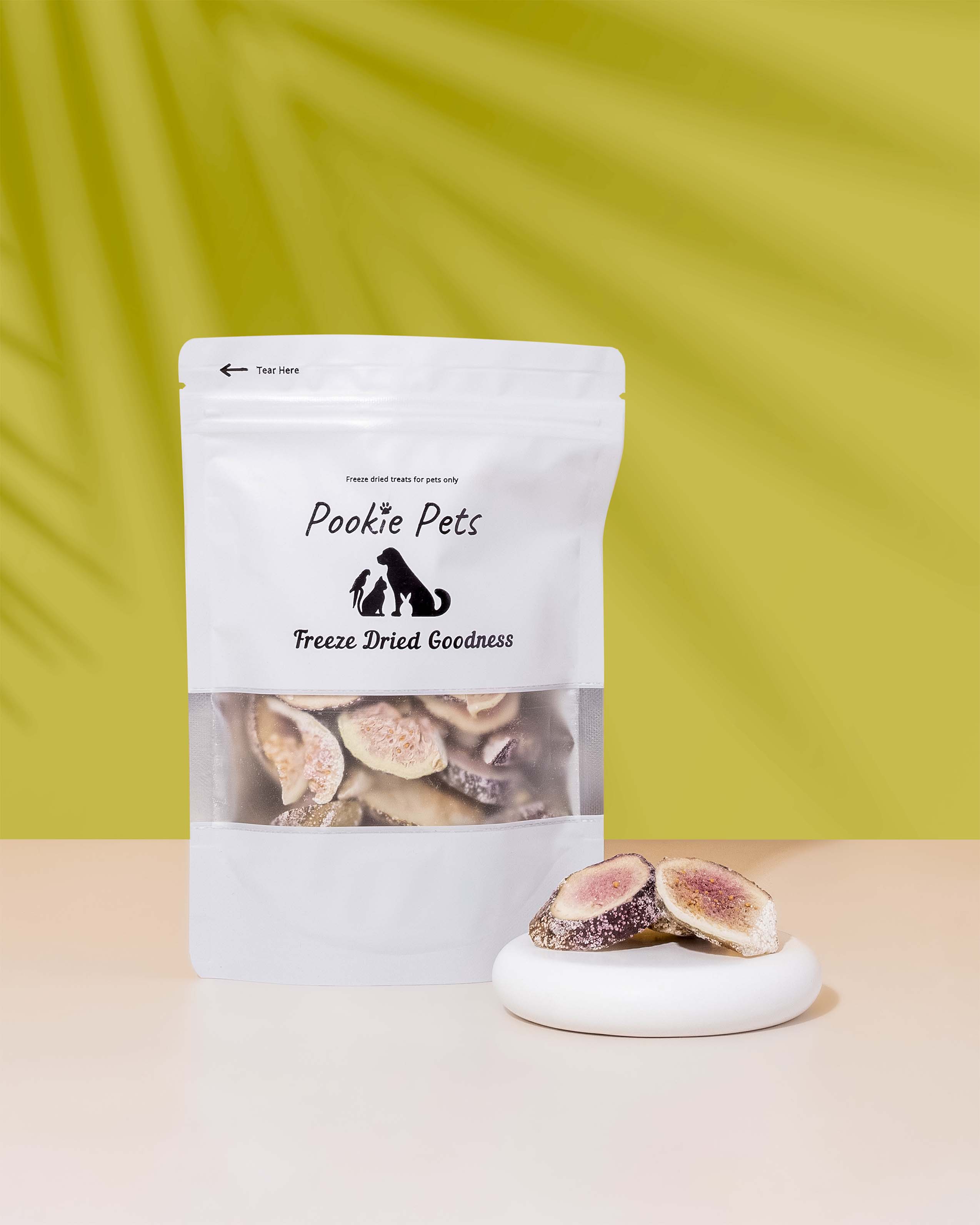 Australian freeze dried fig pet treats rich in fiber calcium and antioxidants